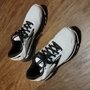 Brooks Adrenaline GTS Women's Shoes